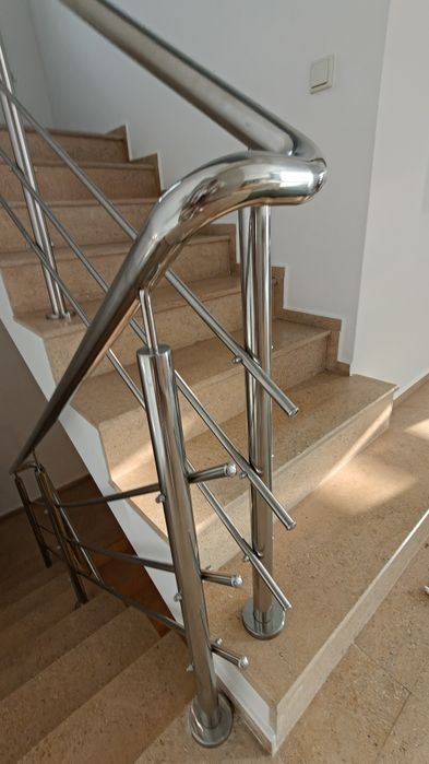 Vând balustradă inox