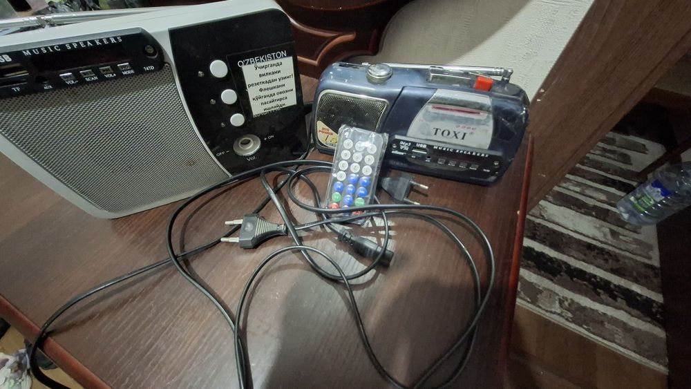 Радио Приемник 2 штук Абсолютно рабочий Звоните