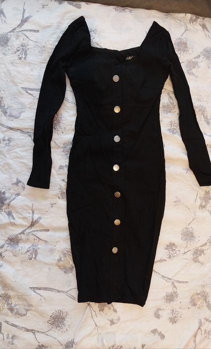 Продам платья на новый год