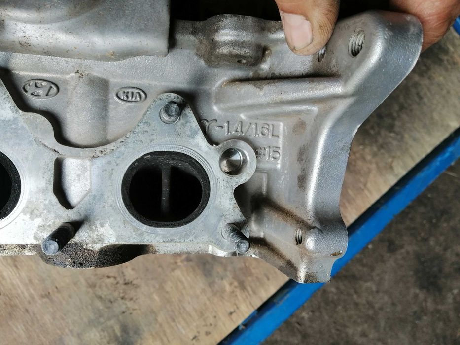 Глава за Hundai i30 1.6 16v
