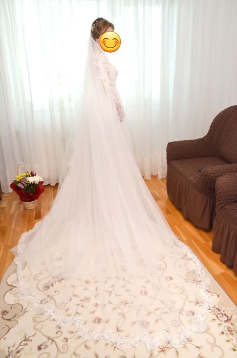 Rochie de mireasa tip sirenă cu trenă detașabilă