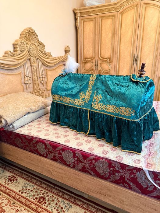 Спальный гарнитур кровать, шкаф, 2тумбы, туалетный столик