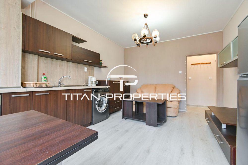 Тристаен за продажба в ж.к Света Троица