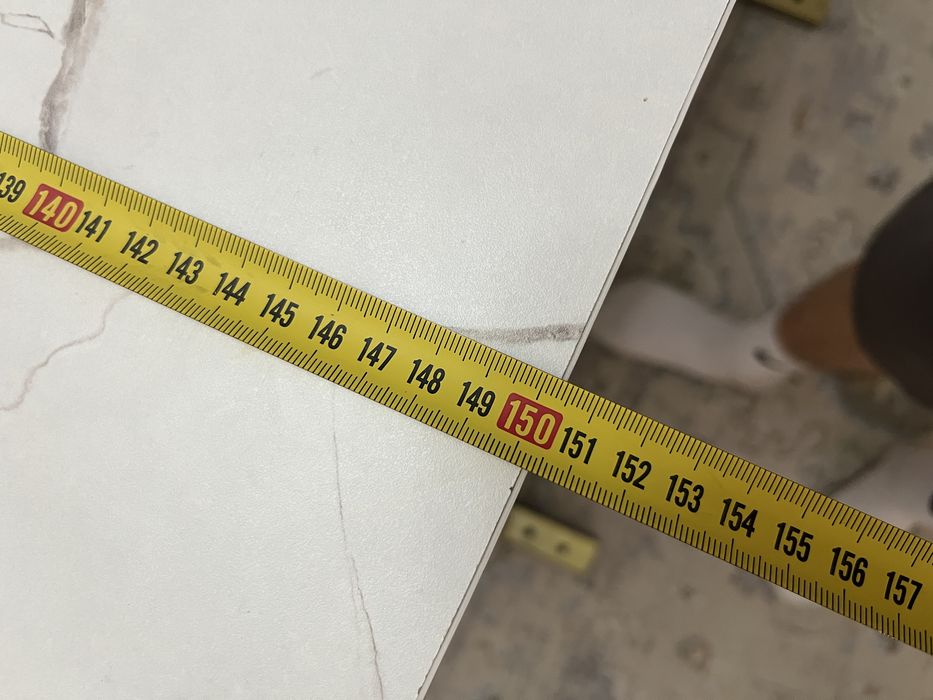 кухонный стол.