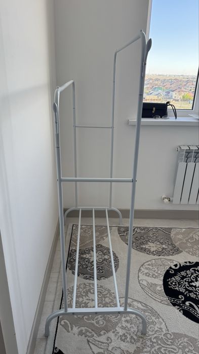 Вешалка в хорошем состоянии