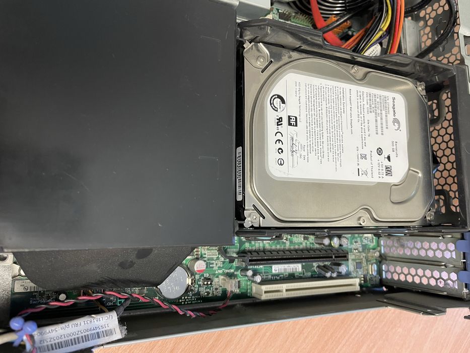 Lenovo m 90 core i 5 8 GB ram