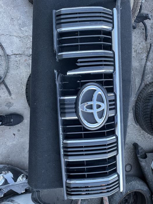 Решетка Toyota Land Cruiser 150
