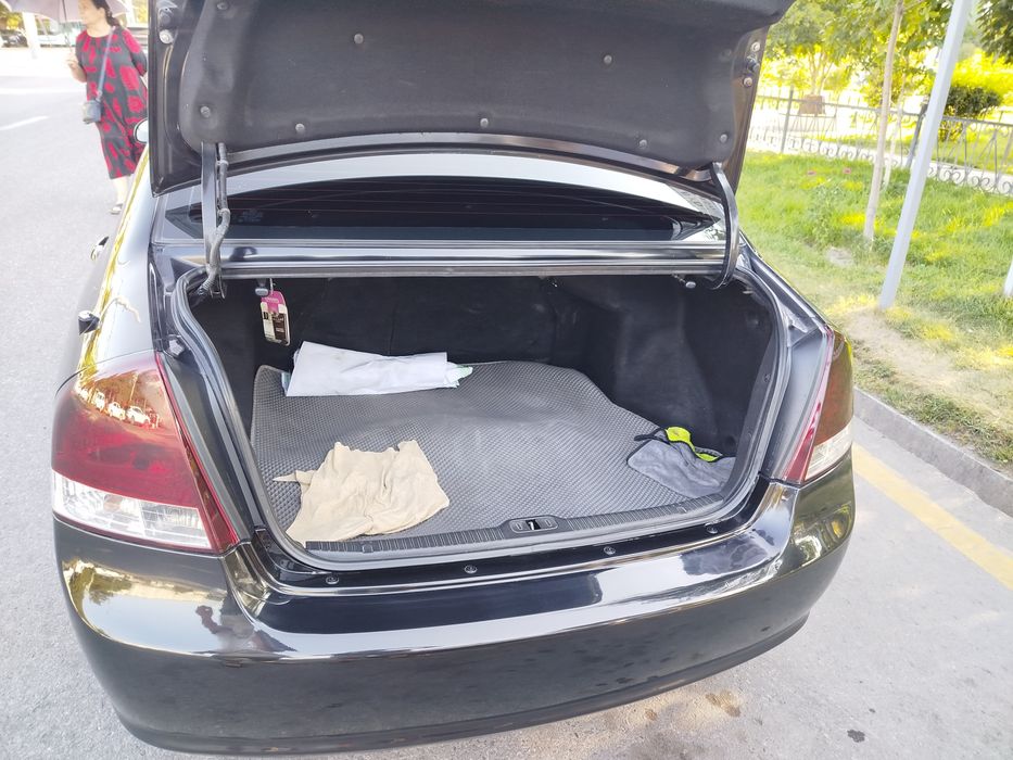 Kia cerato prodayotsya