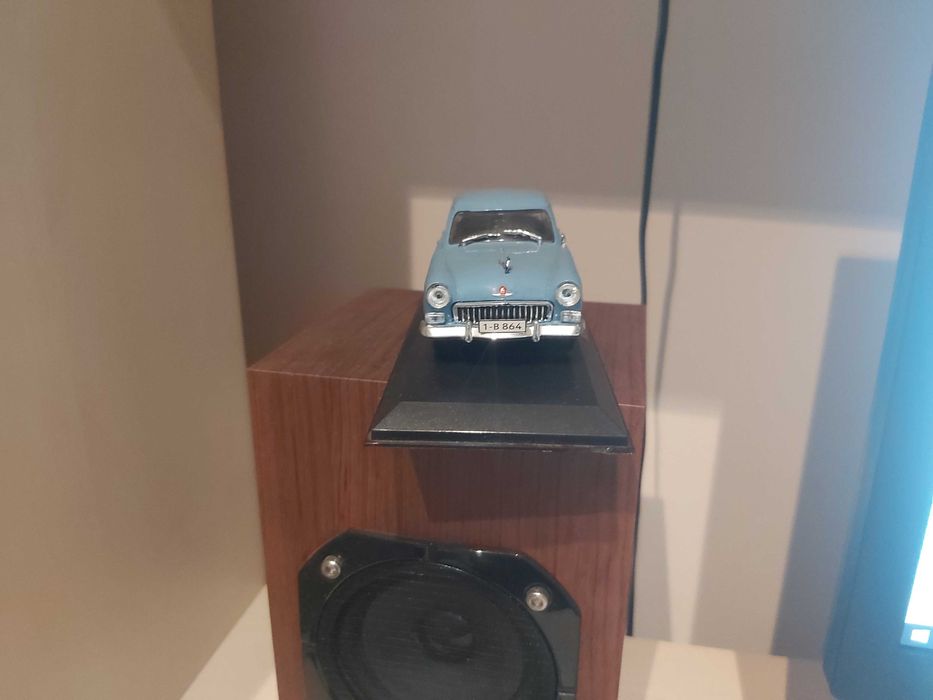 Volga M21 - Macheta metal din colectia Masini de Legenda 1:43