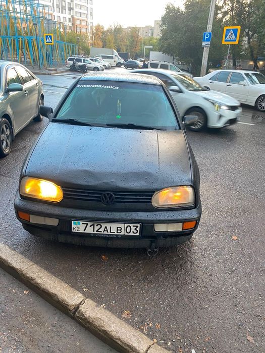 В продаже гольф 3