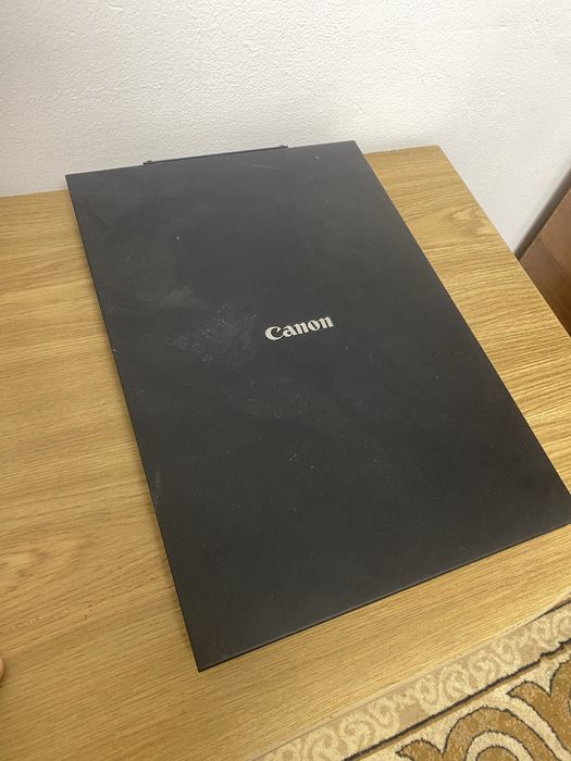 Планшетный сканер CanoScan Lide300