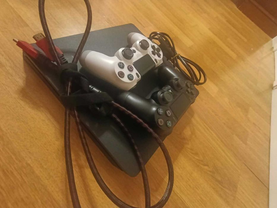 PlayStation 4-Хорошее состояние