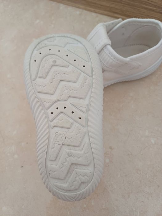 Пантофки КиК размери 23 24 25