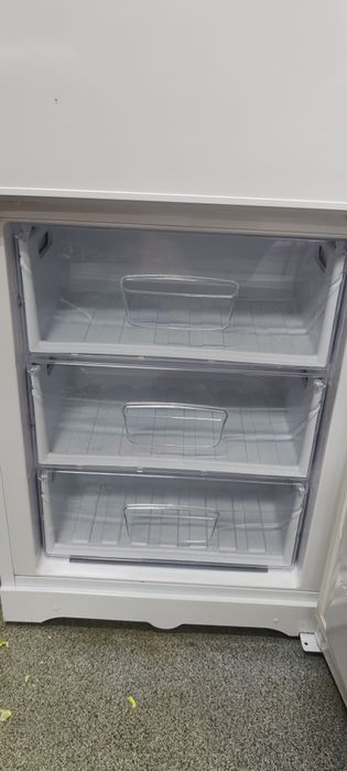 Продам холодильник INDESIT