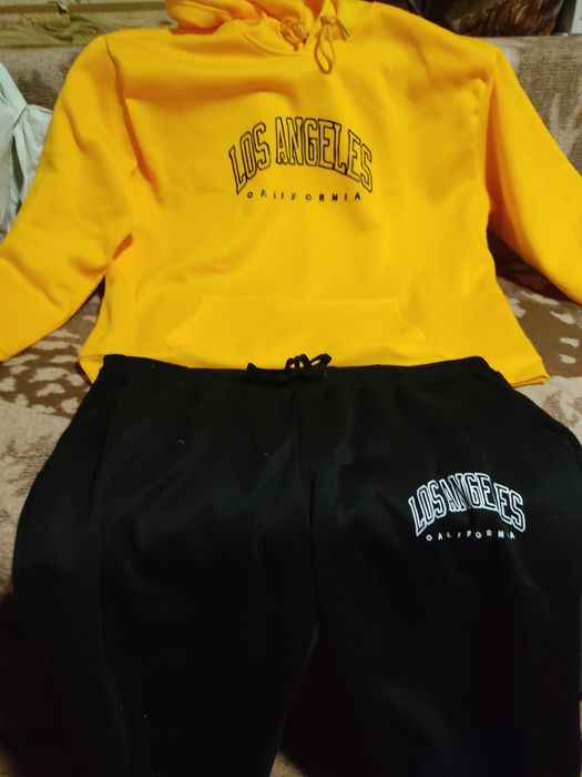 Костюм спортивный