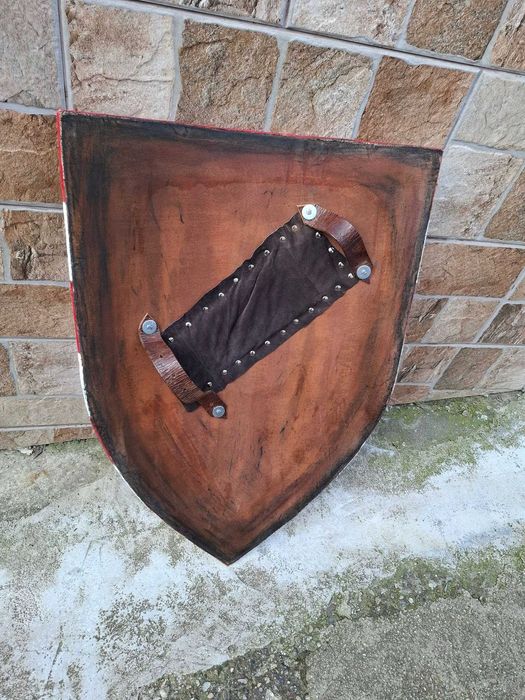 Scut Evul mediu ( Arpad Coat )