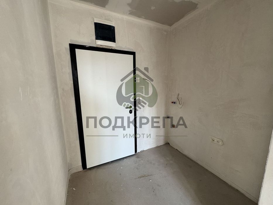 Продава се Тристаен апартамент в Пловдив, Младежки Хълм - 130 кв.м за 1916 €/кв.м - Снимка #9