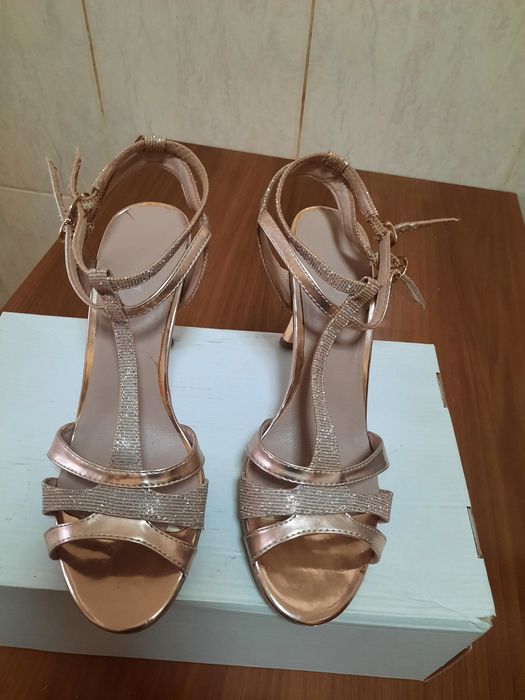 Sandale elegante nr 38