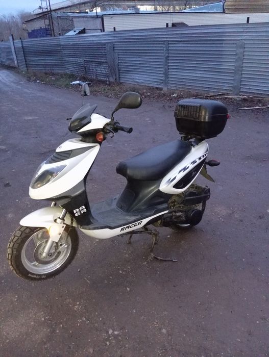 Продам скутер Рейсер.