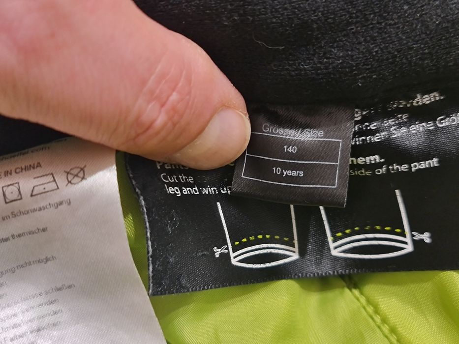 Pantaloni de schi, pentru zapada mar.140, 10ani