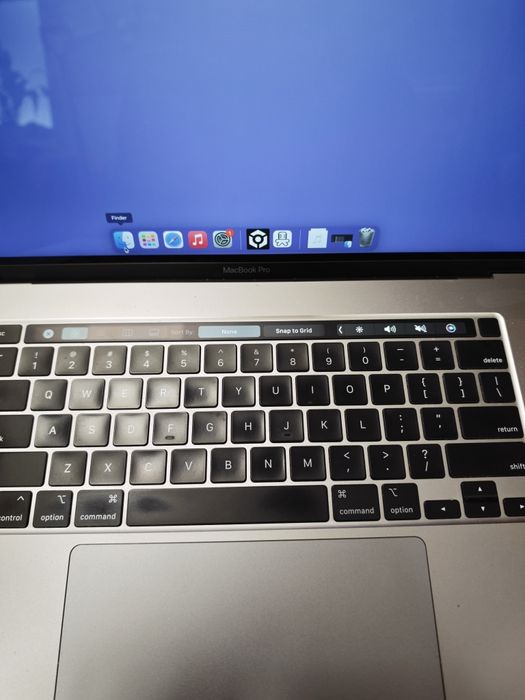 Vând macbook pro 16 inch