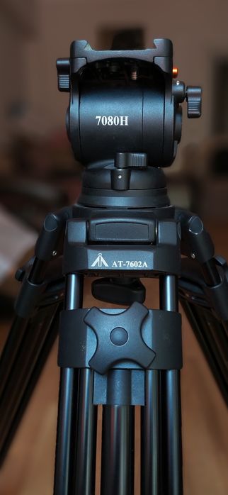Штатив для видео съёмок.