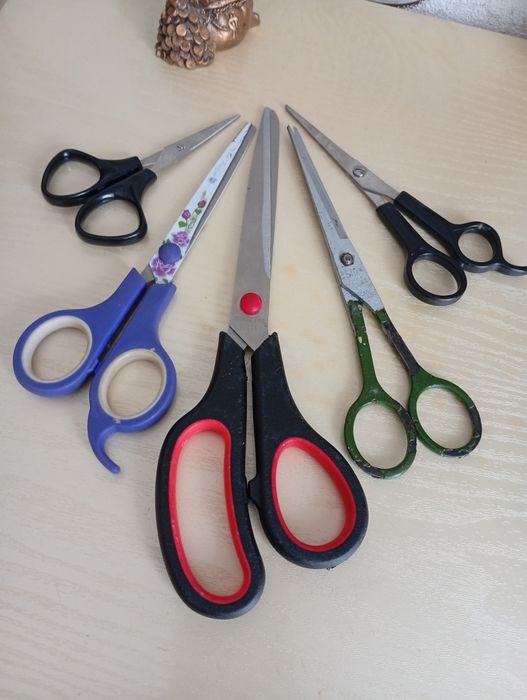 Продам ножницы разные