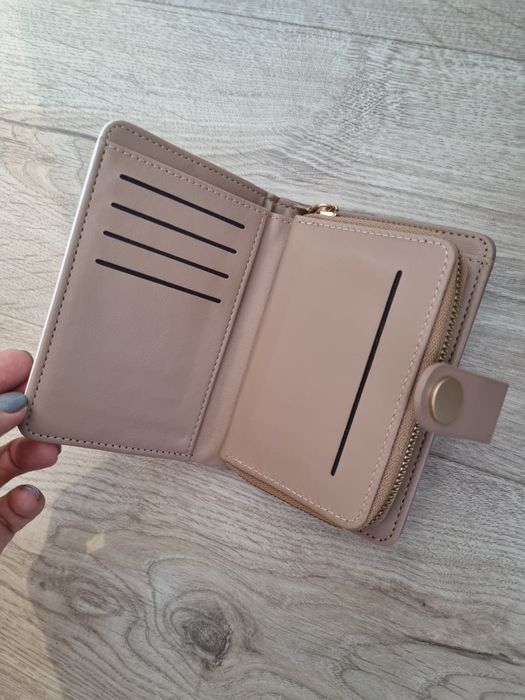 Дамско Портмоне - ново