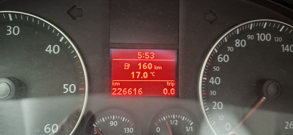 Vand autoturism Volkswagen Touran 2.0 diesel  7 locuri