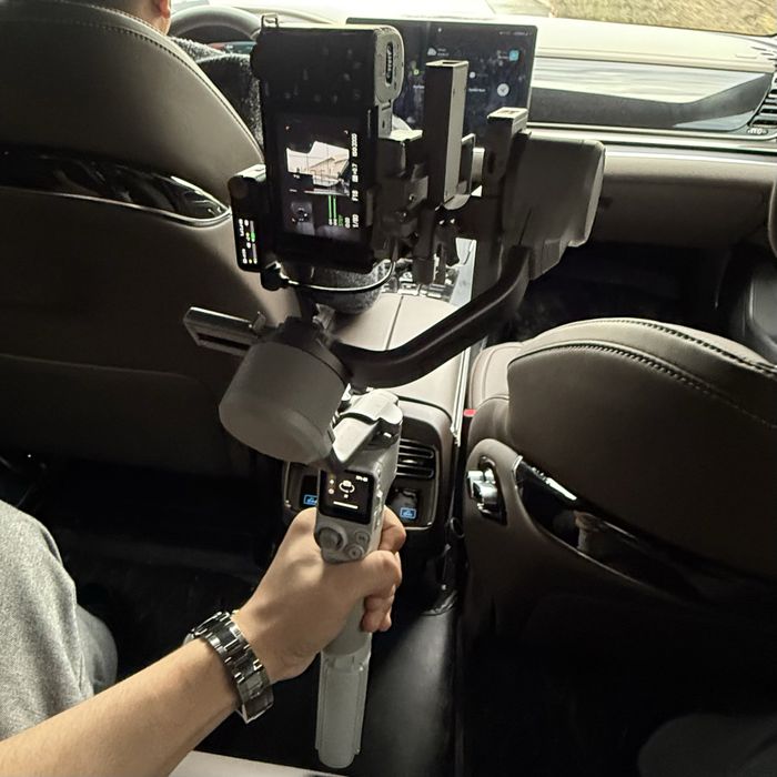 Sony ZV E10 va DJI RS 4 mini