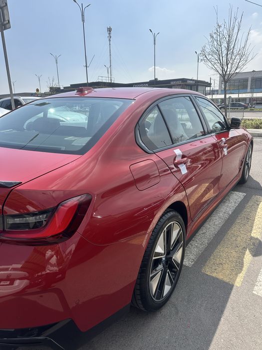 BMW i 3 L 40 2024 года выпуска