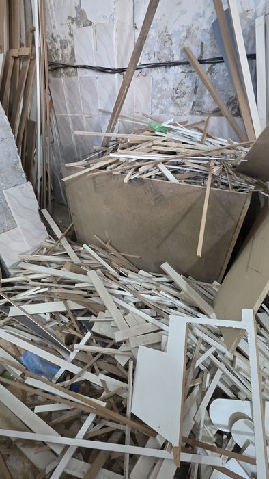 Даром отдам апилка и куски лдсп