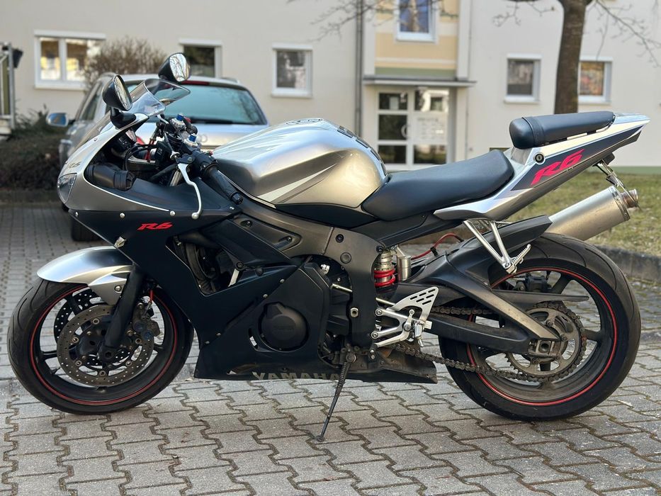 Yamaha R6 YZF - RJ 05