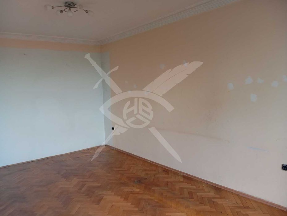 Продава се Тристаен апартамент в София, Толстой - 65 кв.м за 2308 €/кв.м - Снимка #2