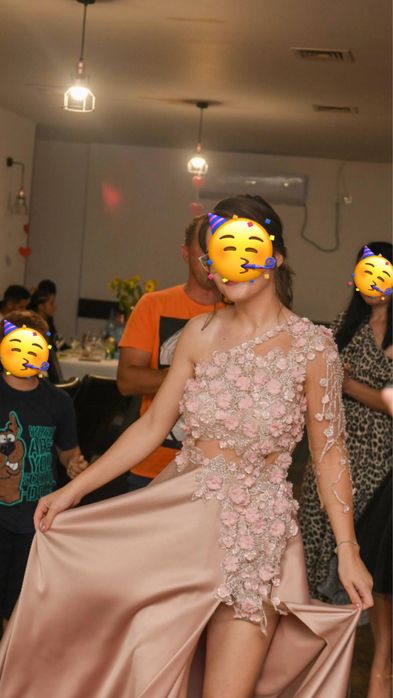 Vand rochie de seara