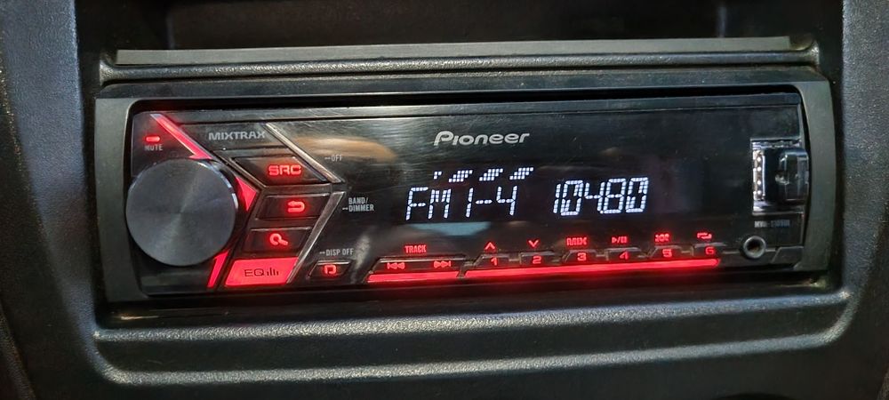 Продам автомагнитолу Pioneer