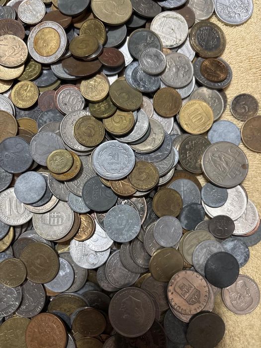 lot monede straine, scoase din circulatie