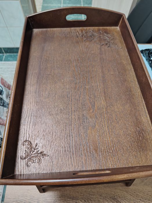 Măsuța de servit masa in pat