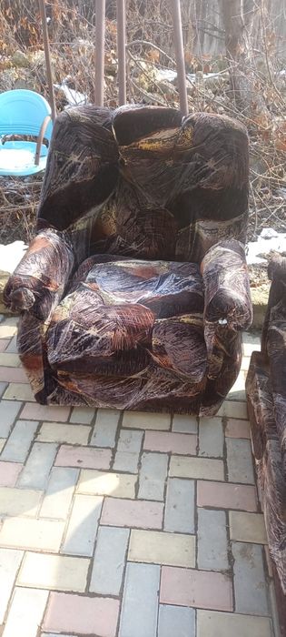 Диван 3 местный.