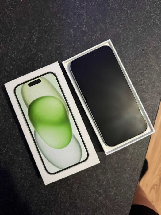 Смарт телефон iPhone 15