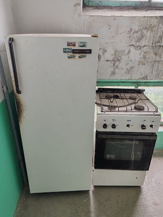 Холодильник и газ плита
