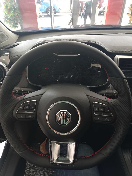 MG ZS-Красовер паркетнинг