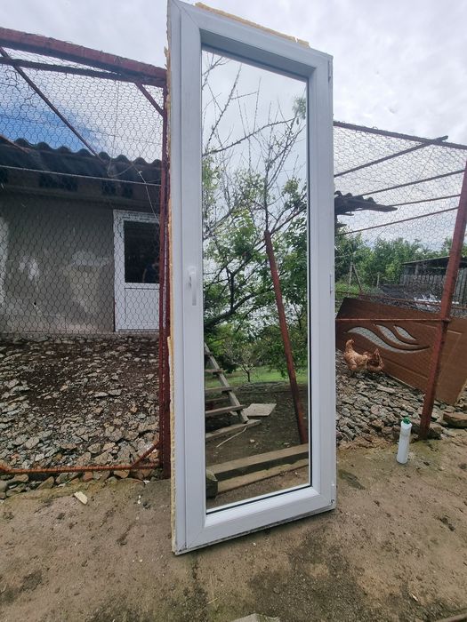 2 Uși termopan,1 geam dublu