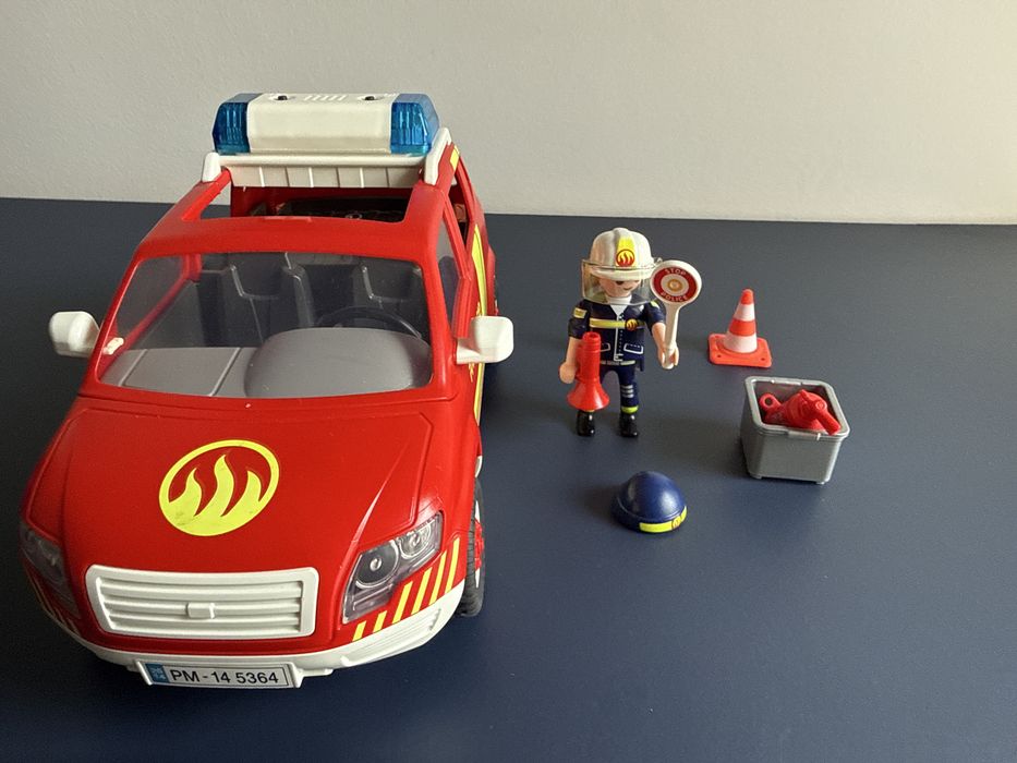 Lego-Playmobile- masina pompierului