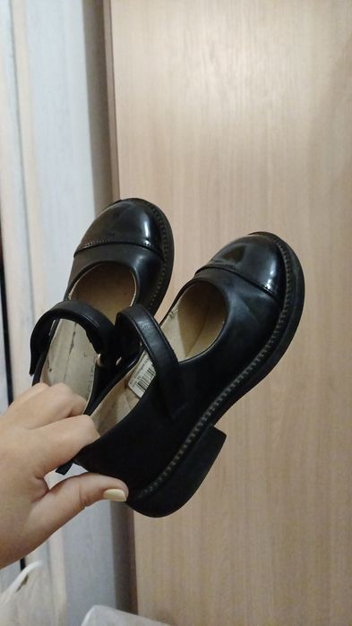 Продам детскую обувь всё вместе за 5 тыс.