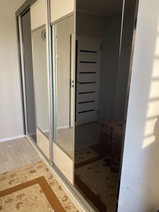Продается шкаф сделанный под заказ.