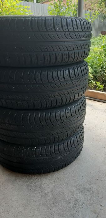 Продам шины размер 195/65/15