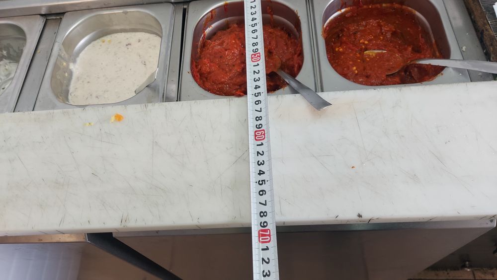 Хладилна маса саладета с плот за рязане 100х70см.