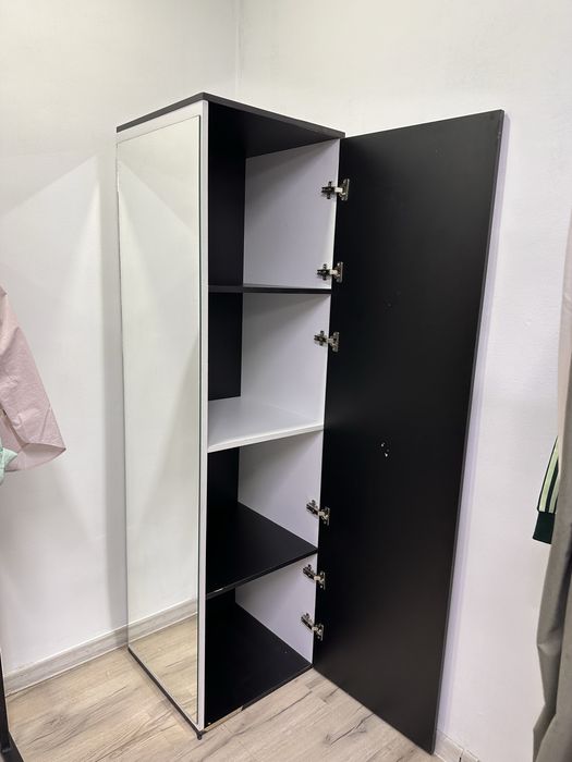 Продам шкаф с зеркалом