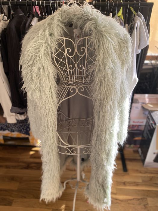 Haină de blană artificială H&M, nouă, mărime M